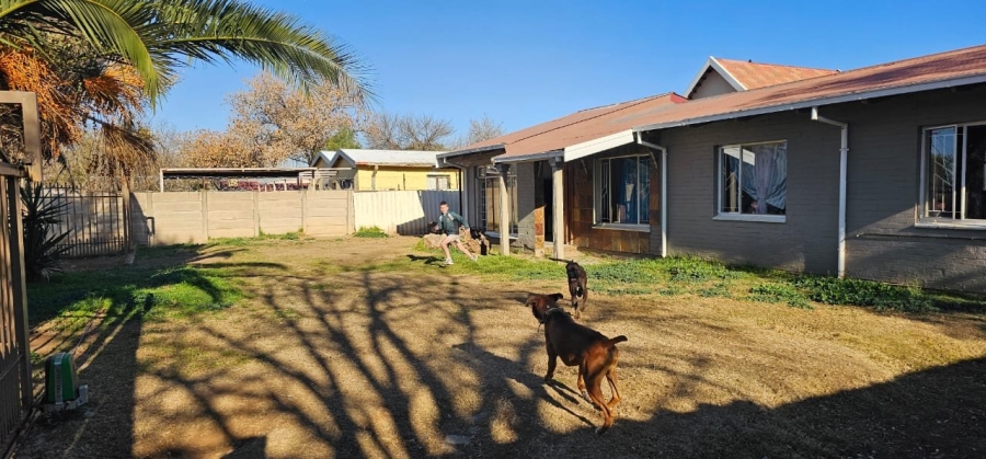 4 Bedroom Property for Sale in Brandwag Free State